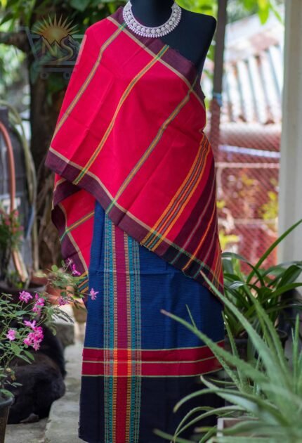 Red and Navy Blue - Tontuj pinon hadi